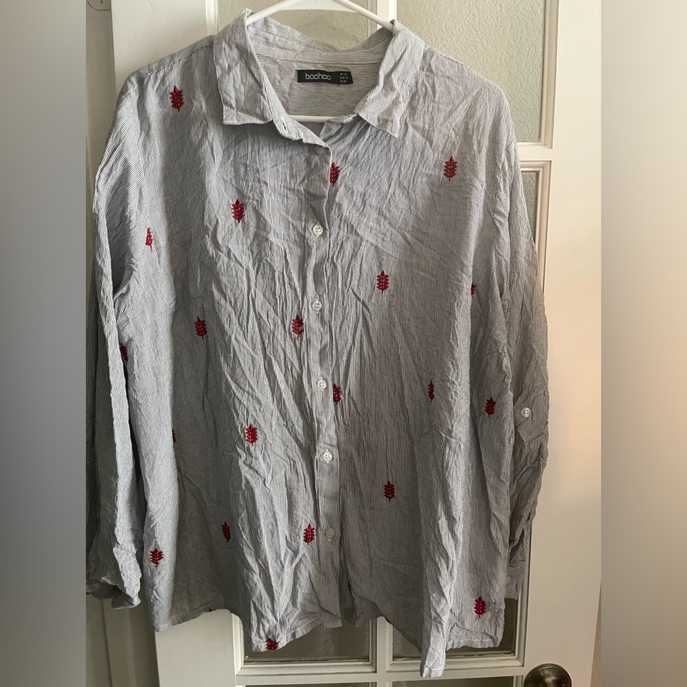 Boohoo Gray and Red Casual Button Down Shirt with Embroidered Design